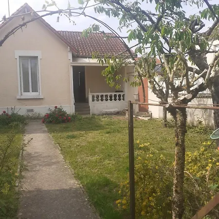 Charmante Maison De Avec Le Calme De La Campagne דירה *